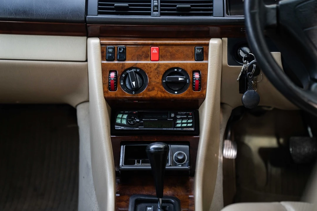 1994 Mercedes-Benz W124 E-Class - Image 14 of 30