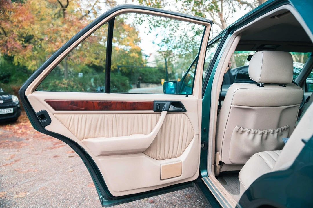 1994 Mercedes-Benz W124 E-Class - Image 18 of 30
