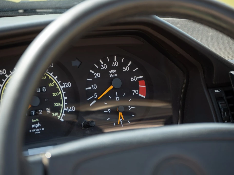 1994 Mercedes-Benz W124 E-Class - Image 28 of 30