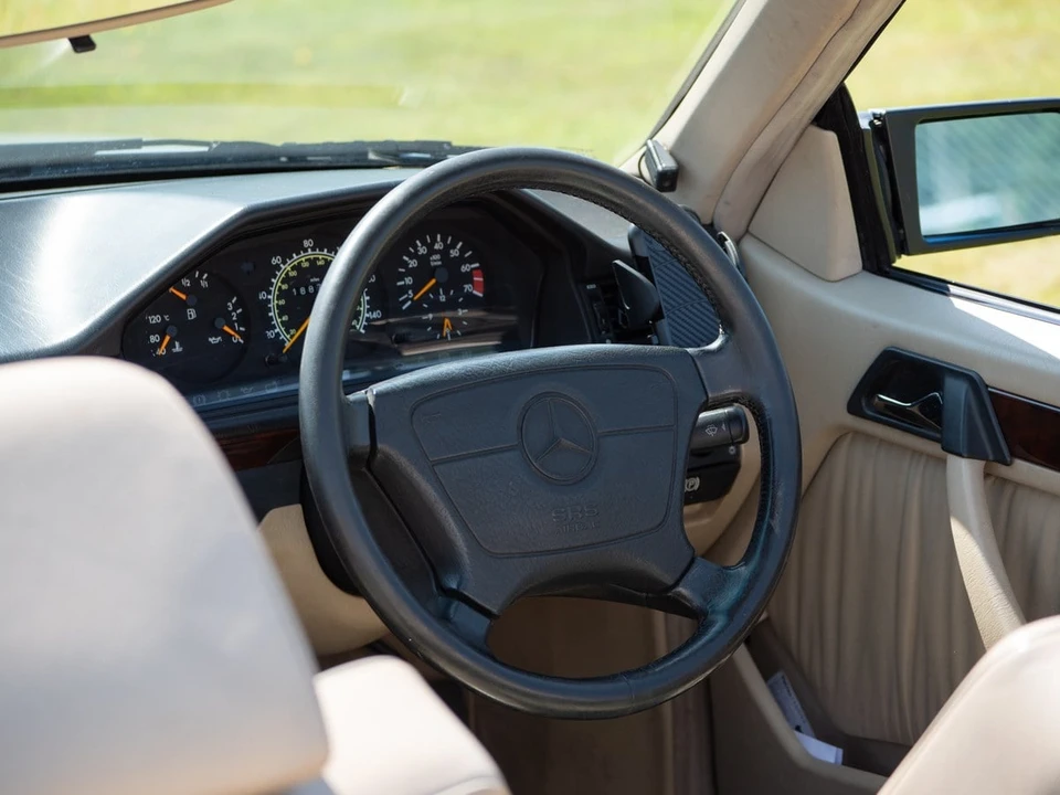 1994 Mercedes-Benz W124 E-Class - Image 2 of 30