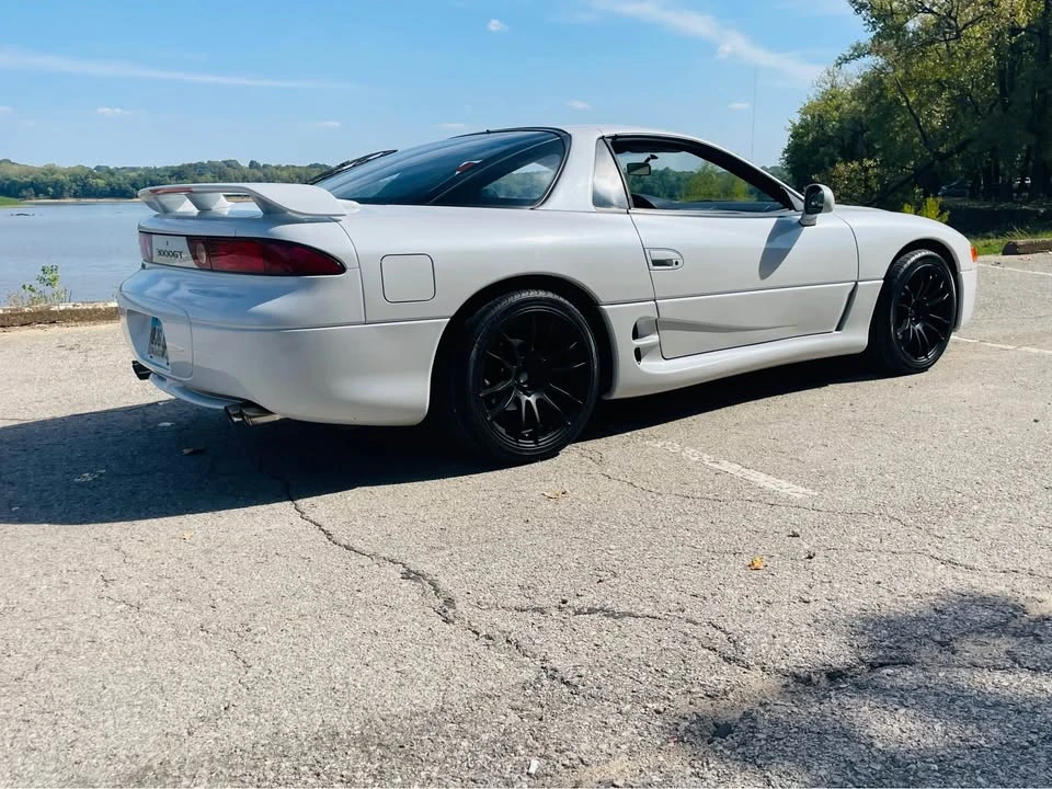 1994 Mitsubishi 3000GT Series 2 - Image 2 of 16