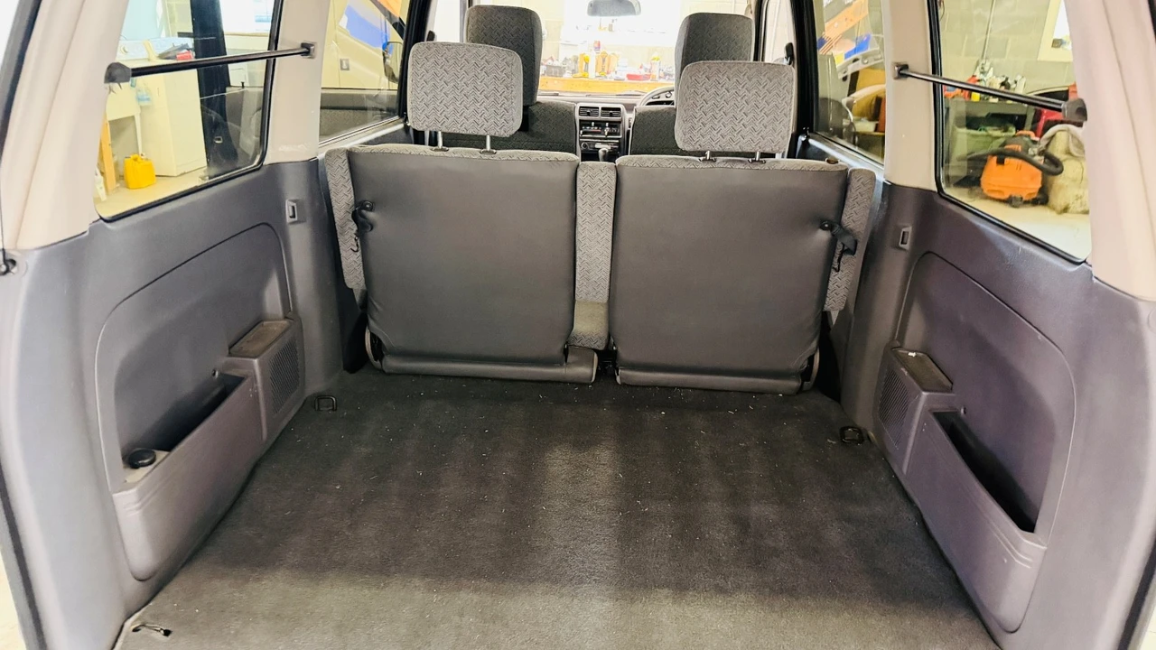 1994 Mitsubishi Minicab 5th Gen - Image 9 of 20