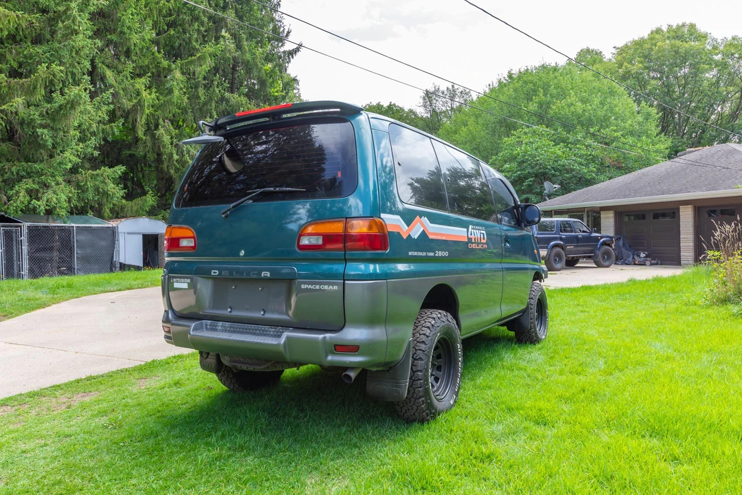 1994 Mitsubishi Delica 4th Gen - Image 9 of 31