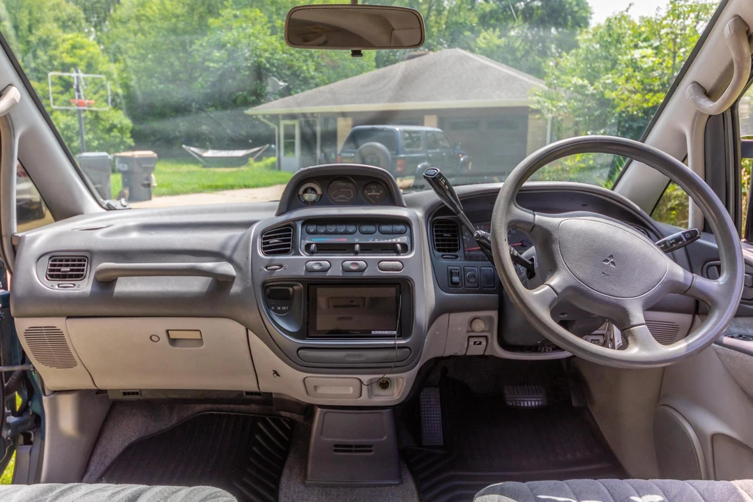 1994 Mitsubishi Delica 4th Gen - Image 28 of 31