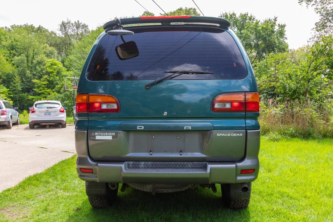 1994 Mitsubishi Delica 4th Gen - Image 5 of 31