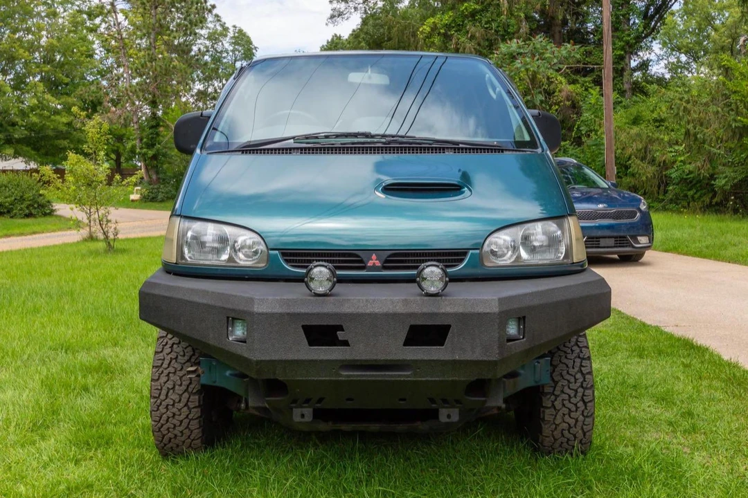 1994 Mitsubishi Delica 4th Gen - Image 2 of 31