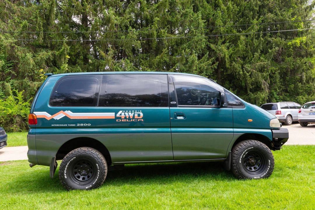 1994 Mitsubishi Delica 4th Gen - Image 10 of 31