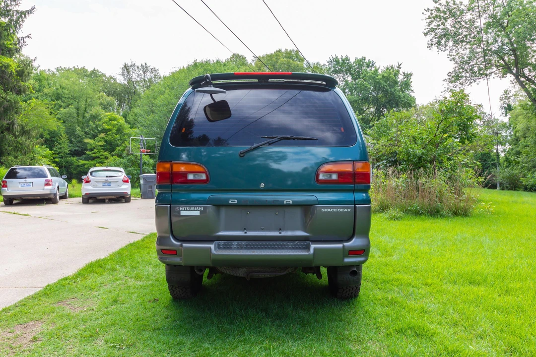 1994 Mitsubishi Delica 4th Gen - Image 8 of 31