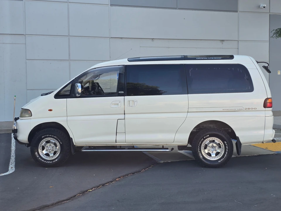 1994 Mitsubishi Delica 3rd Gen - Image 10 of 31