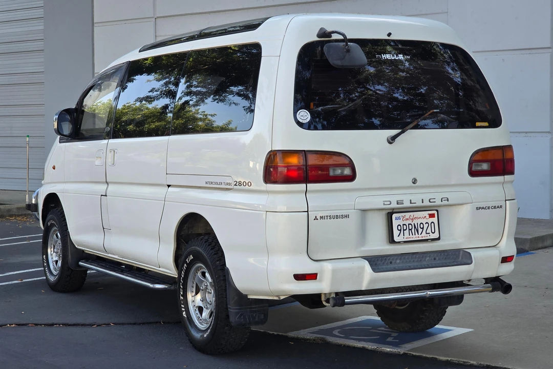1994 Mitsubishi Delica 3rd Gen - Image 5 of 31