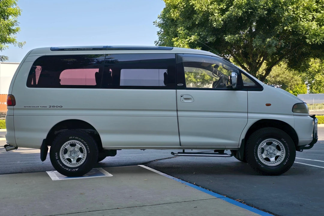 1994 Mitsubishi Delica 3rd Gen - Image 2 of 31