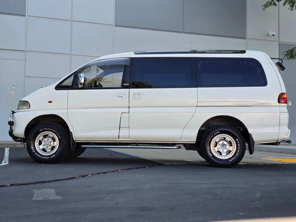 1994 Mitsubishi Delica 3rd Gen - Image 9 of 31