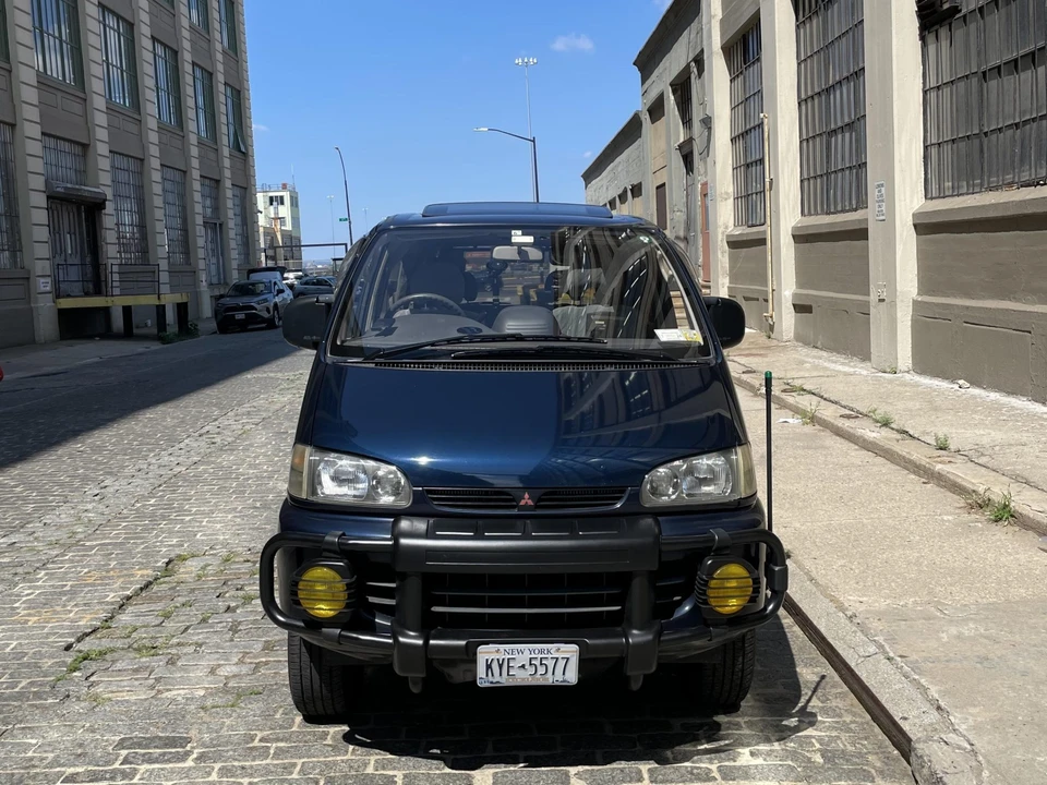 1994 Mitsubishi Delica 4th Gen - Image 4 of 31