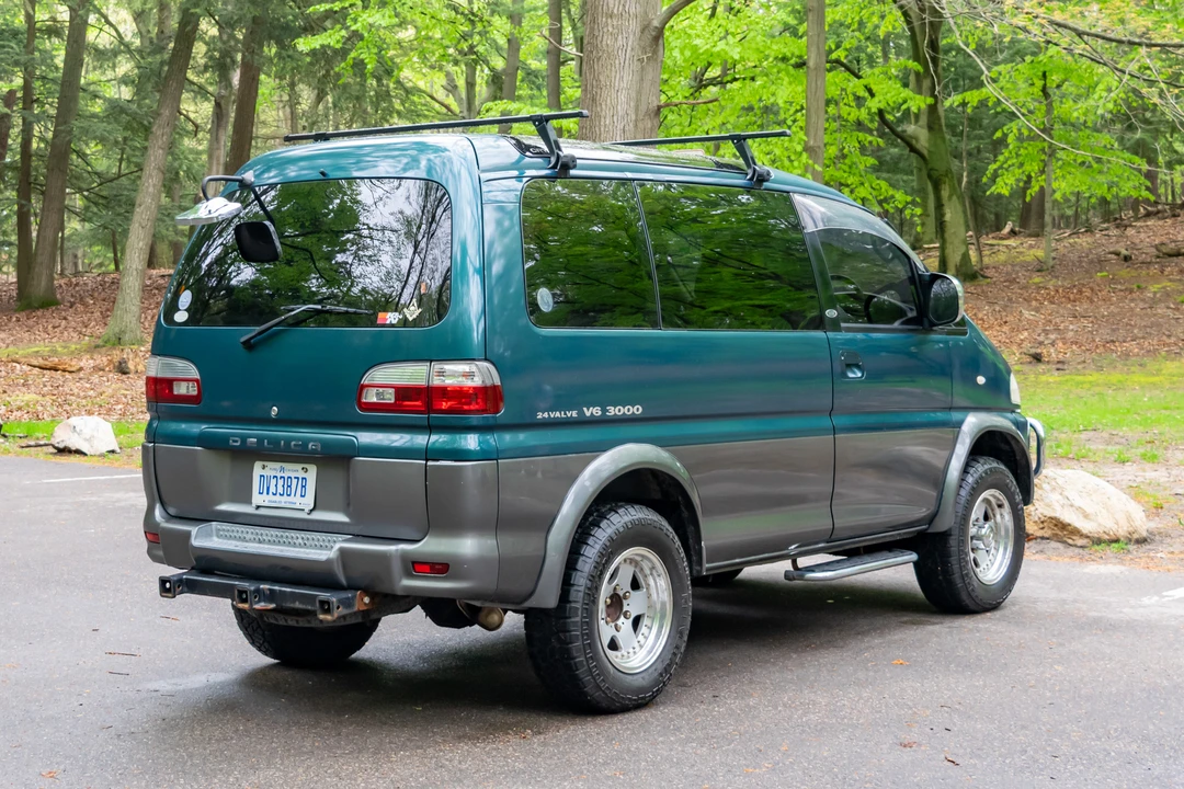 1994 Mitsubishi Delica 3rd Gen - Image 5 of 31