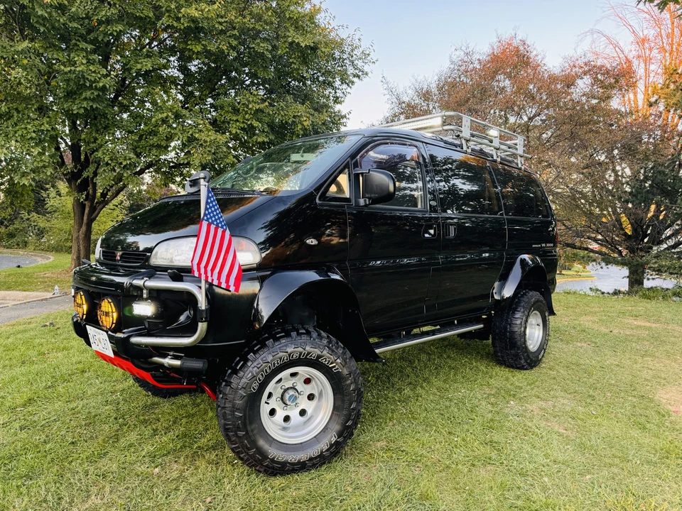 1994 Mitsubishi Delica 4th Gen - Image 3 of 31