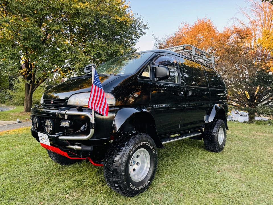 1994 Mitsubishi Delica 4th Gen - Image 4 of 31