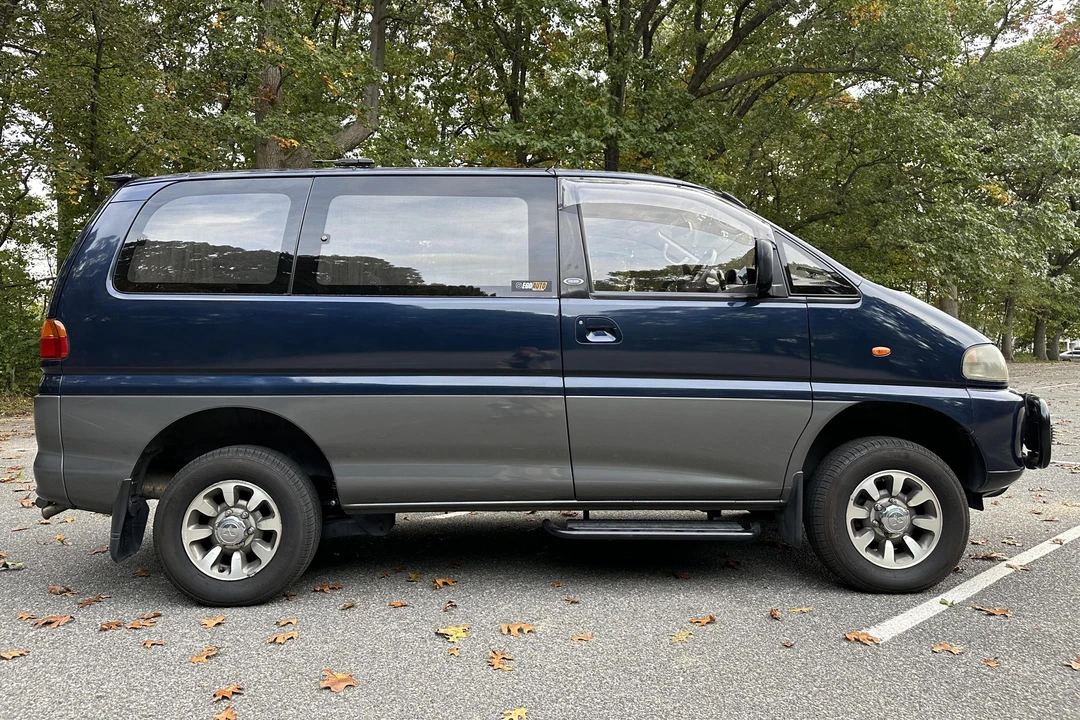 1994 Mitsubishi Delica 4th Gen - Image 3 of 31