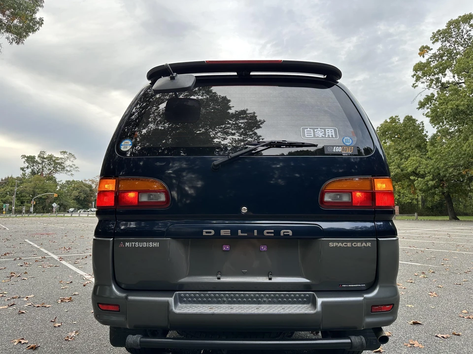 1994 Mitsubishi Delica 4th Gen - Image 13 of 31