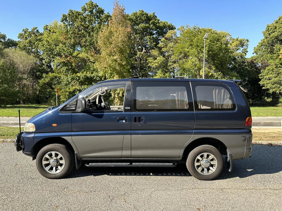 1994 Mitsubishi Delica 4th Gen - Image 10 of 31