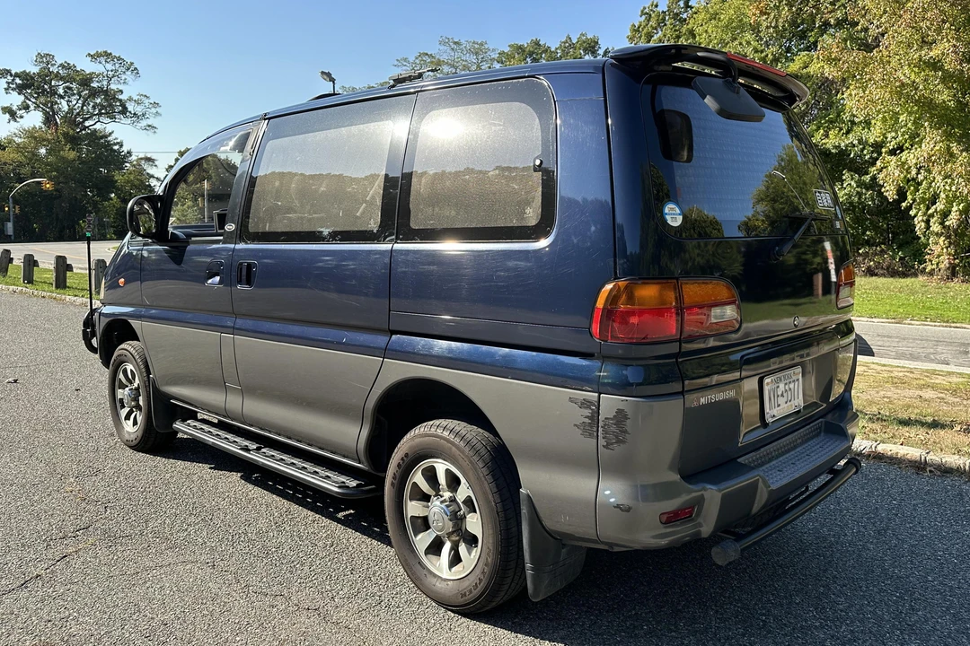 1994 Mitsubishi Delica 4th Gen - Image 4 of 31