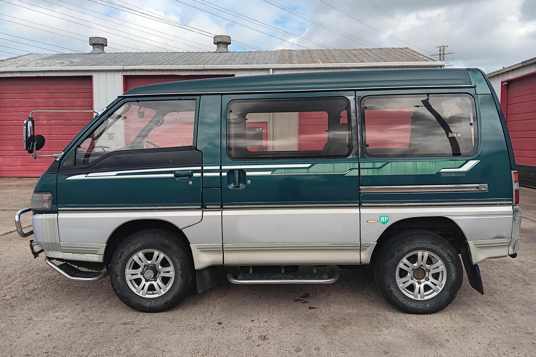 1994 Mitsubishi Delica 3rd Gen - Image 3 of 31