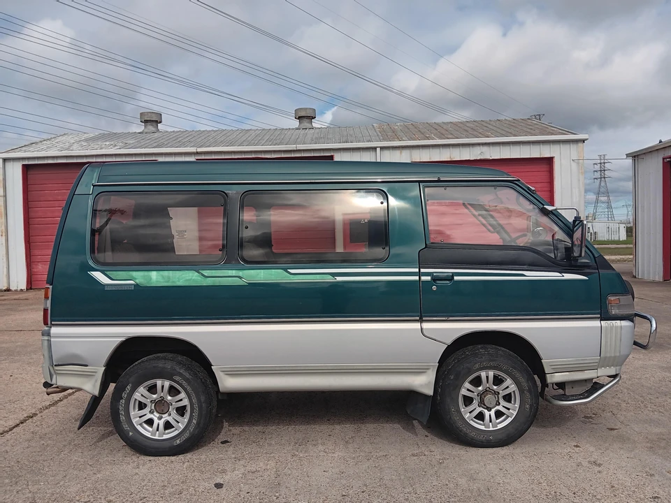 1994 Mitsubishi Delica 3rd Gen - Image 10 of 31