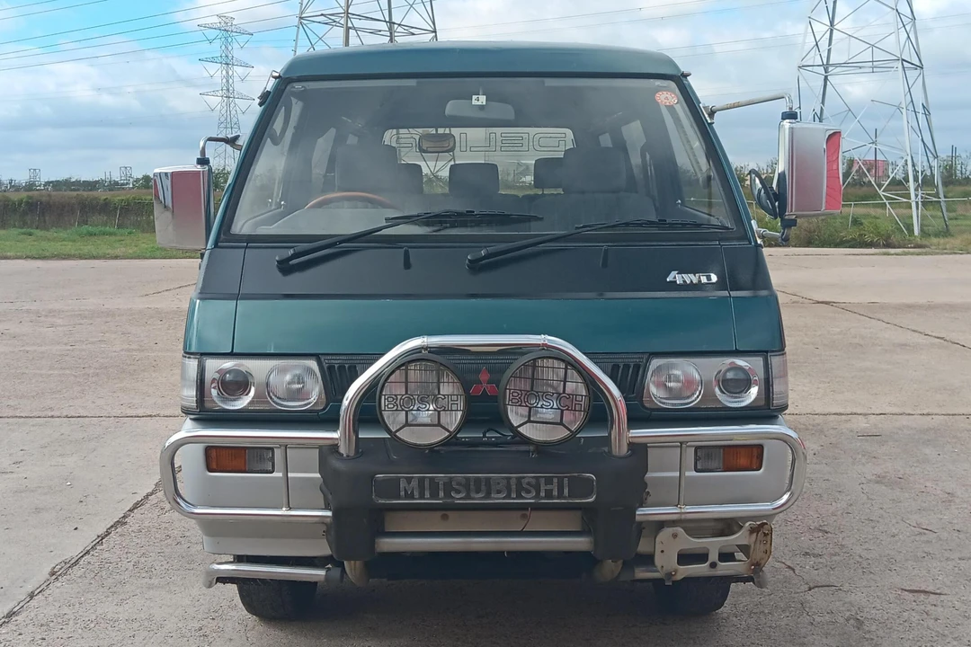 1994 Mitsubishi Delica 3rd Gen - Image 2 of 31