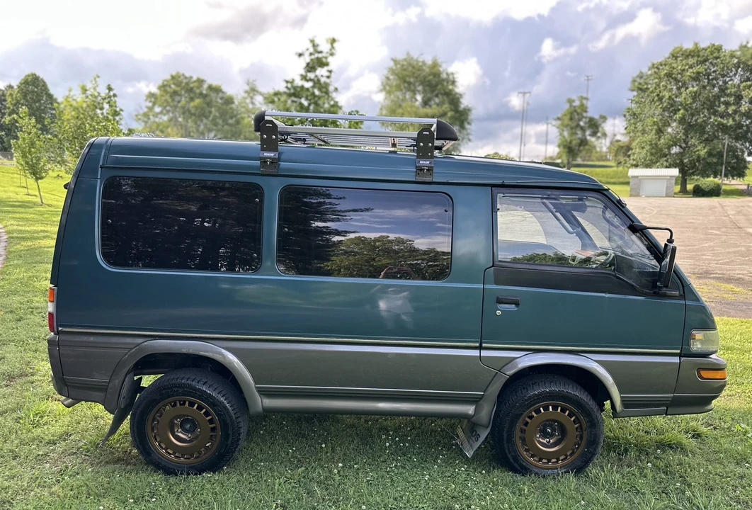 1994 Mitsubishi Delica 3rd Gen - Image 13 of 31