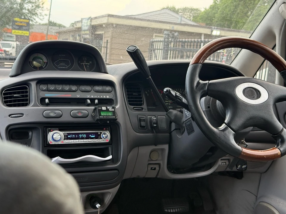 1994 Mitsubishi Delica 4th Gen - Image 18 of 21