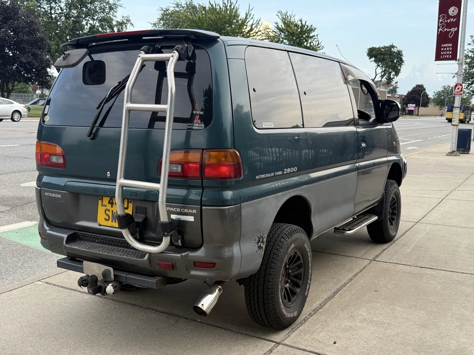 1994 Mitsubishi Delica 4th Gen - Image 11 of 21