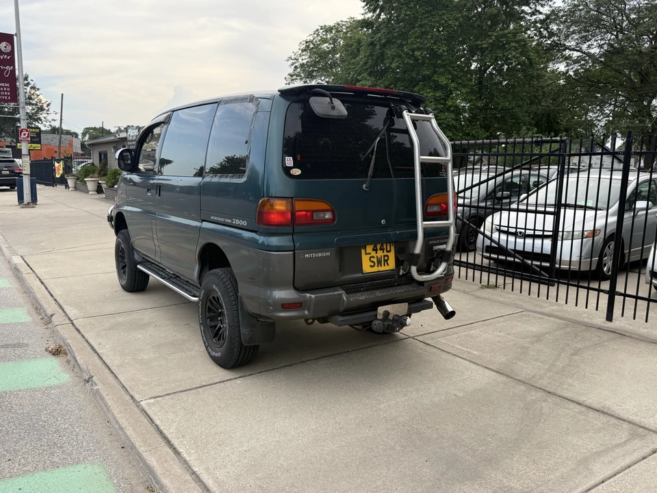 1994 Mitsubishi Delica 4th Gen - Image 6 of 21