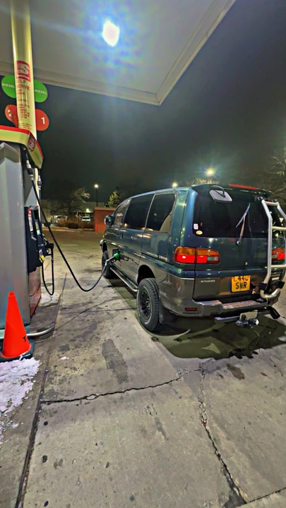 1994 Mitsubishi Delica 4th Gen - Image 15 of 21