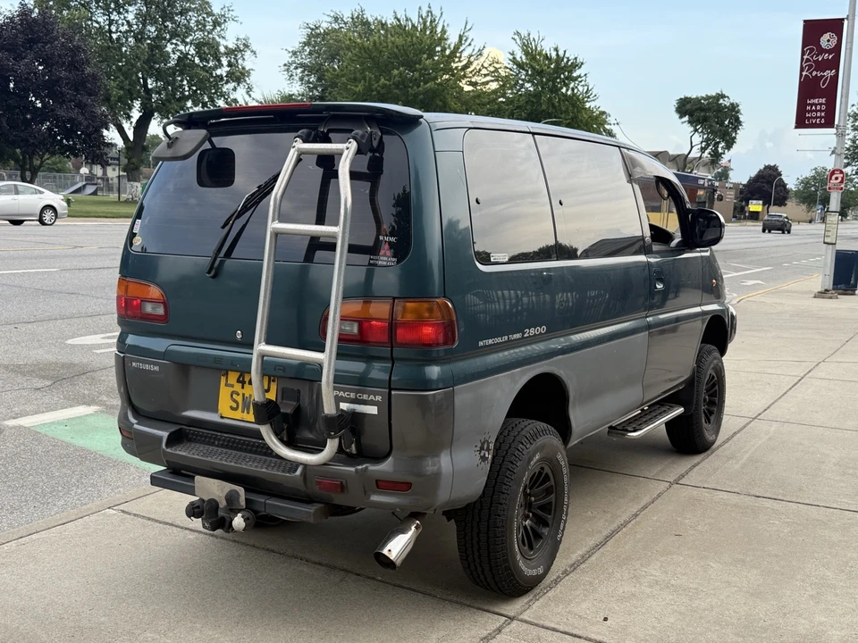 1994 Mitsubishi Delica 4th Gen - Image 9 of 21