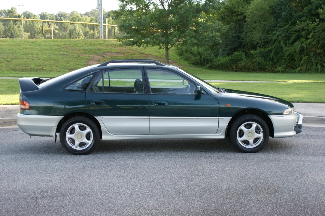 1994 Mitsubishi Galant 7th Gen - Image 9 of 31