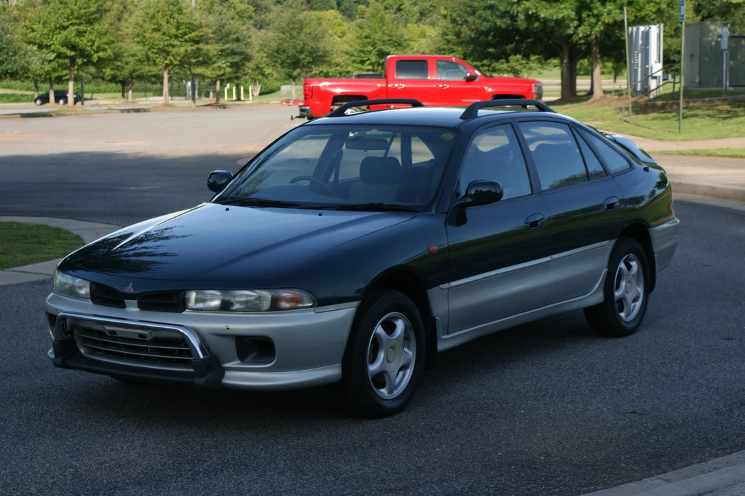 1994 Mitsubishi Galant 7th Gen - Image 8 of 31