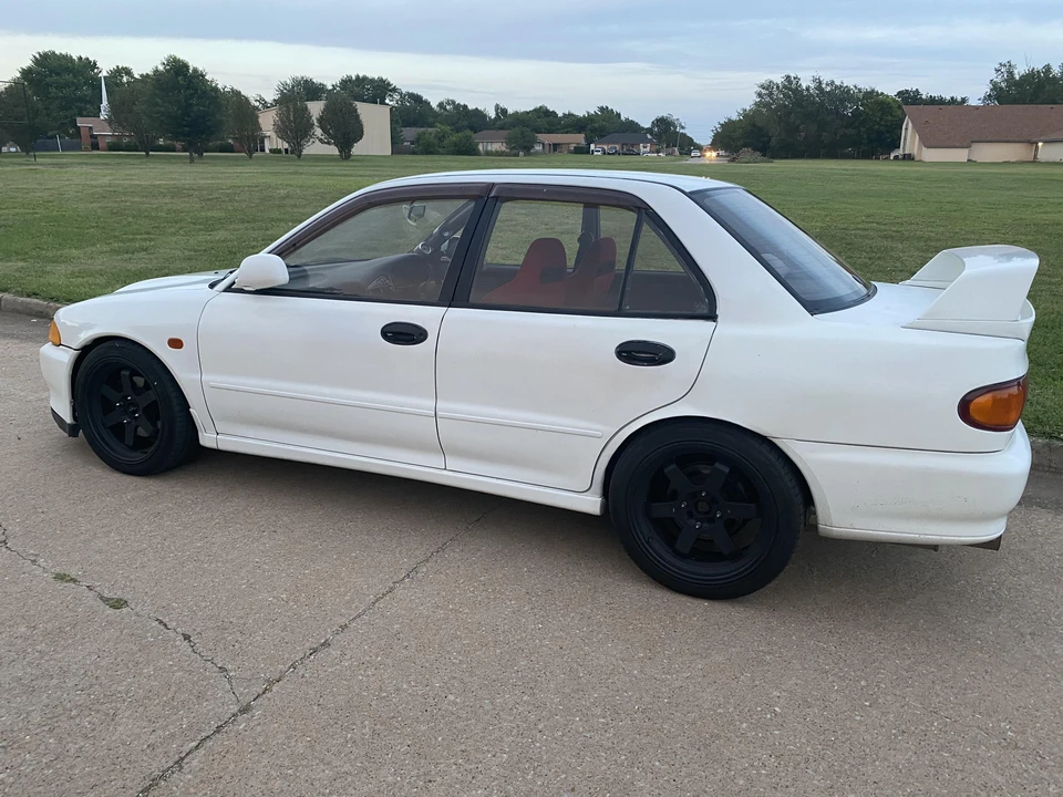 1994 Mitsubishi Lancer Evolution II 5th Gen - Image 25 of 27