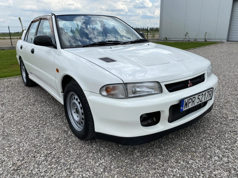 1994 Mitsubishi Lancer Evolution II 5th Gen - Image 2 of 31