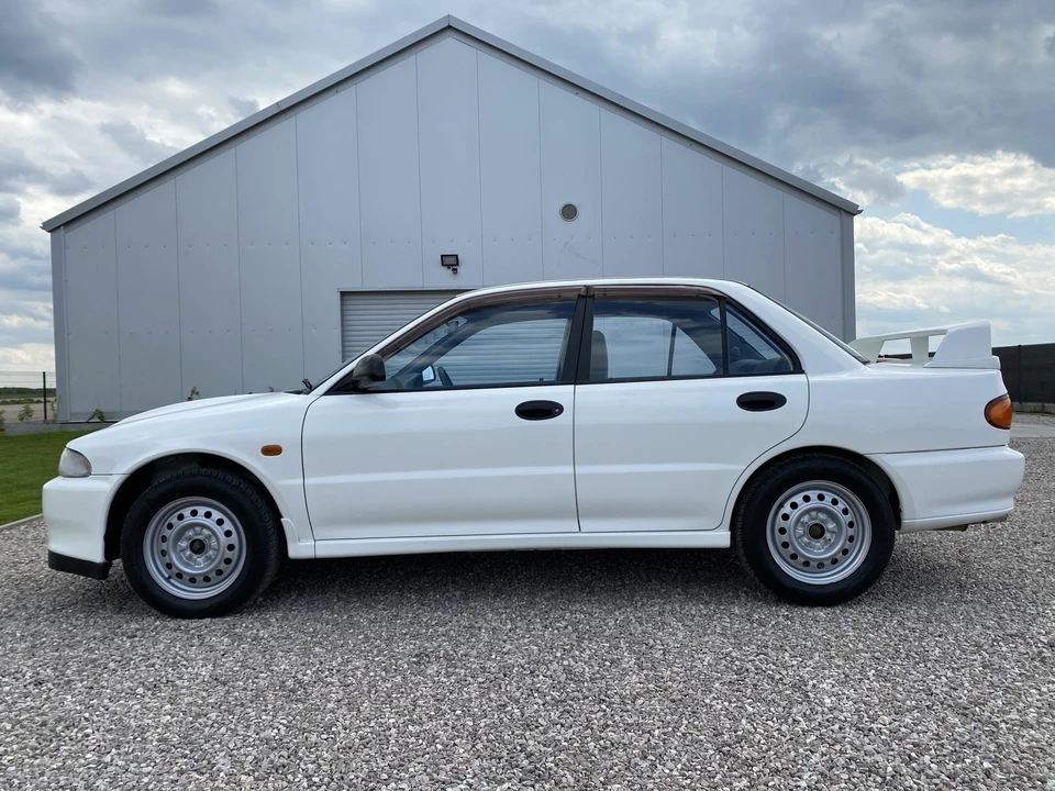1994 Mitsubishi Lancer Evolution II 5th Gen - Image 8 of 31
