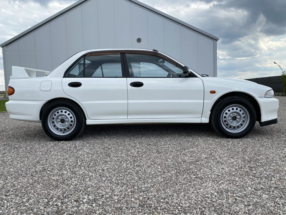 1994 Mitsubishi Lancer Evolution II 5th Gen - Image 3 of 31