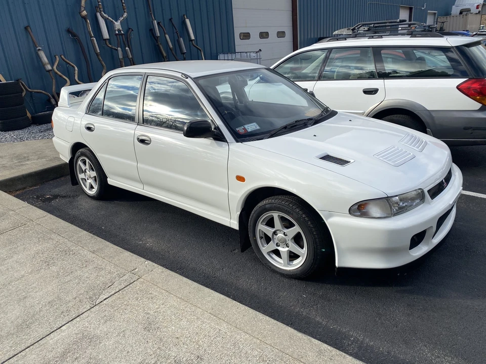 1994 Mitsubishi Lancer Evolution II 5th Gen - Image 8 of 31