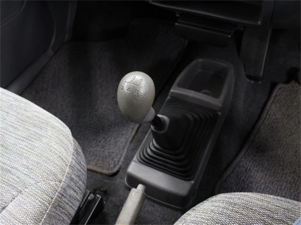 1994 Mitsubishi Toppo 2nd Gen - Image 15 of 31