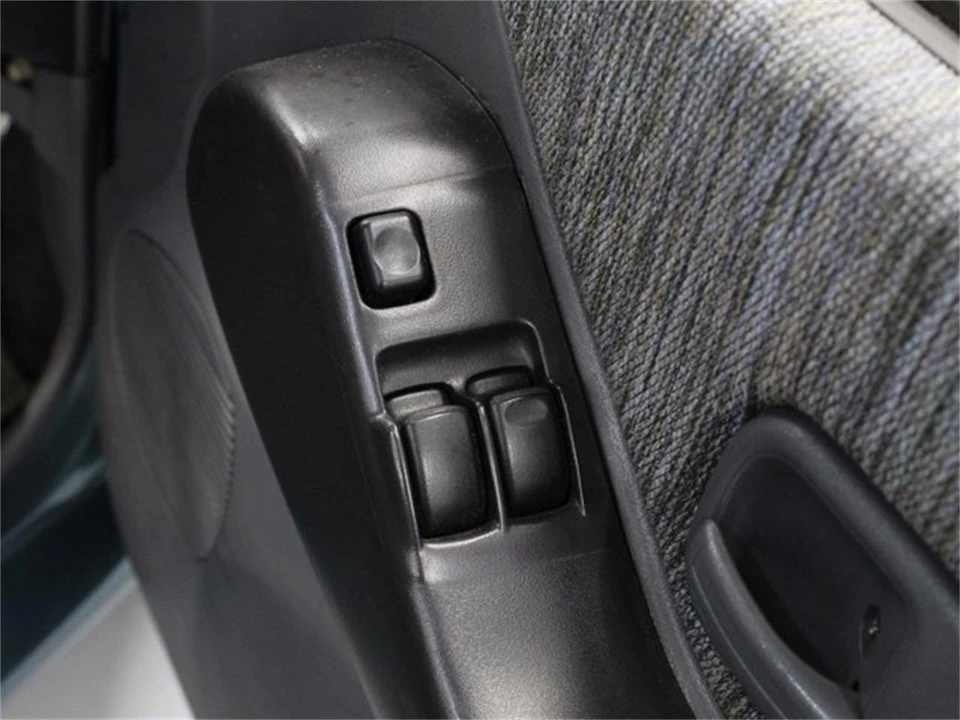 1994 Mitsubishi Toppo 2nd Gen - Image 22 of 31