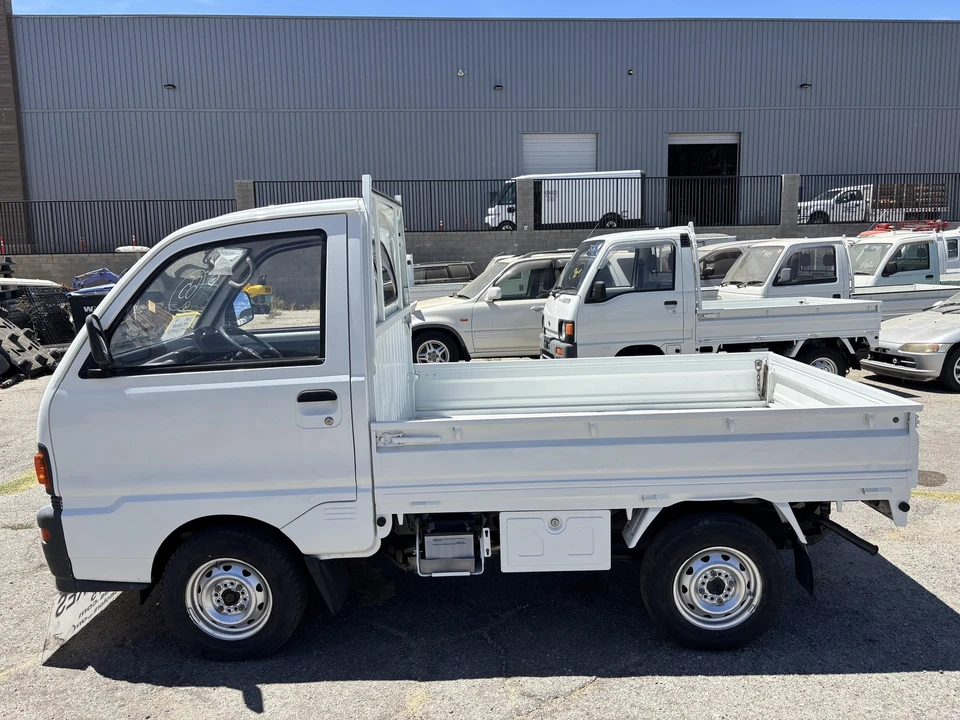 1994 Mitsubishi Minicab 5th Gen - Image 4 of 31