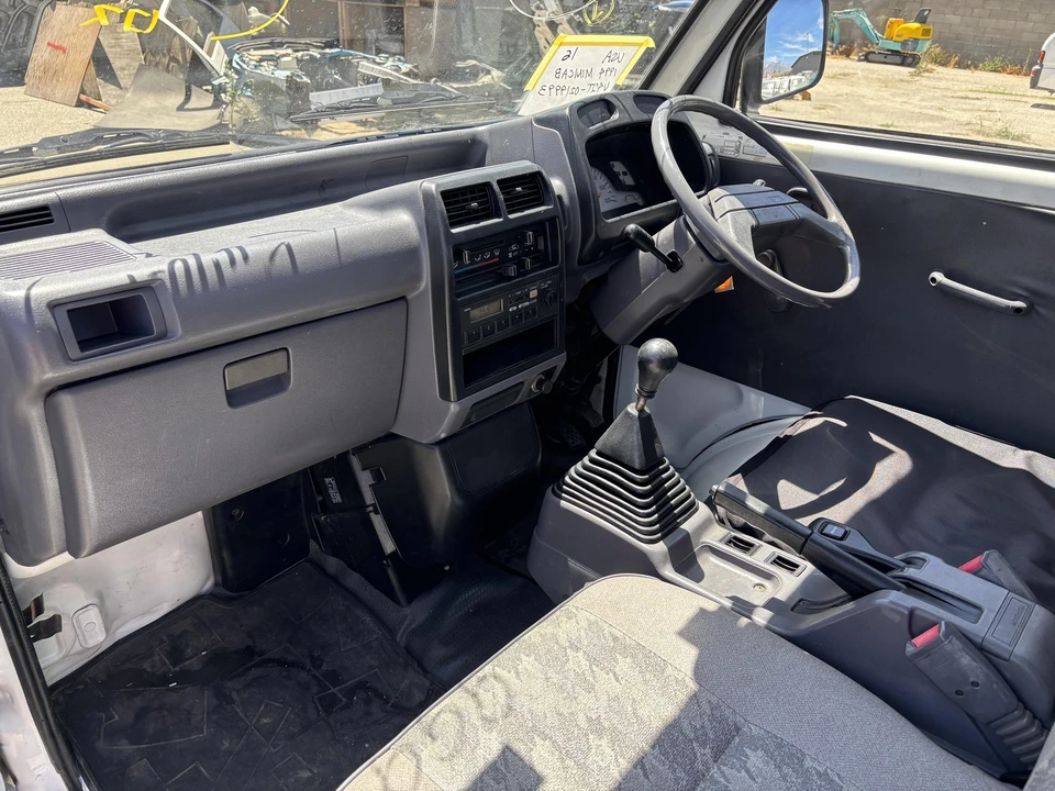 1994 Mitsubishi Minicab 5th Gen - Image 25 of 31