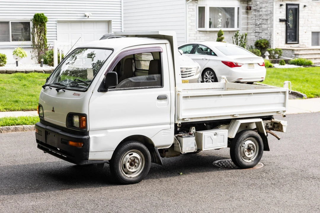 1994 Mitsubishi Minicab 5th Gen - Image 2 of 31