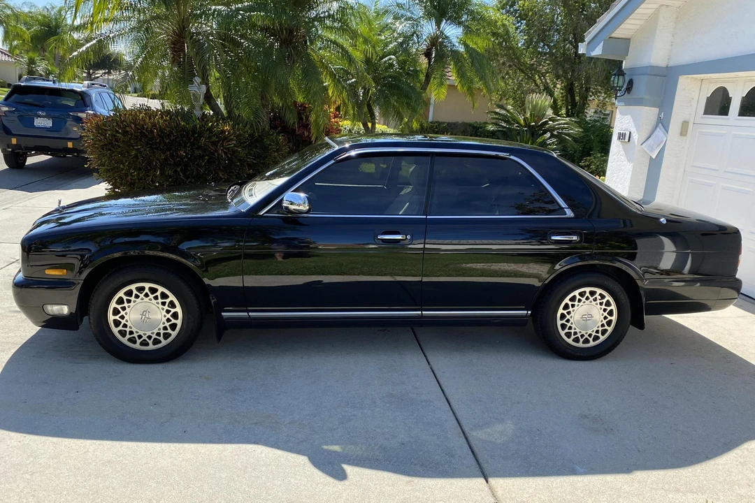 1994 Nissan Cedric 8th Gen - Image 3 of 31