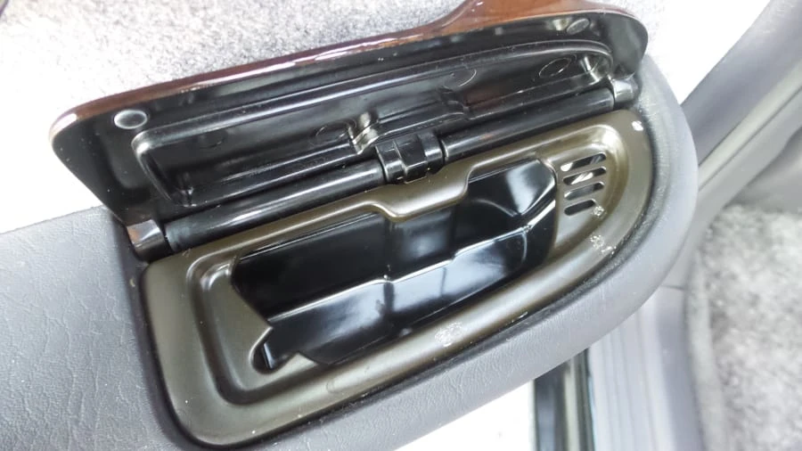 1994 Nissan Cedric 8th Gen - Image 8 of 24