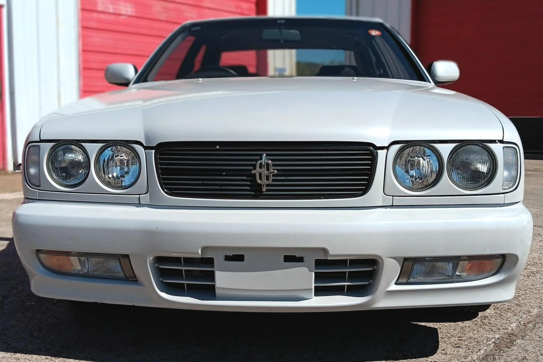 1994 Nissan Cedric 7th Gen - Image 2 of 31