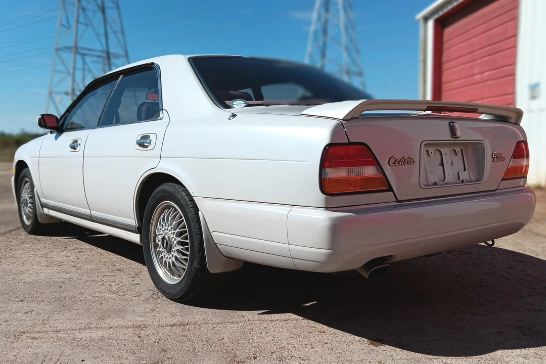 1994 Nissan Cedric 7th Gen - Image 4 of 31