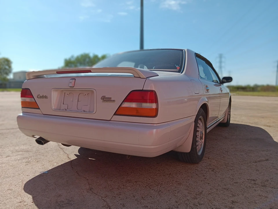 1994 Nissan Cedric 7th Gen - Image 15 of 31